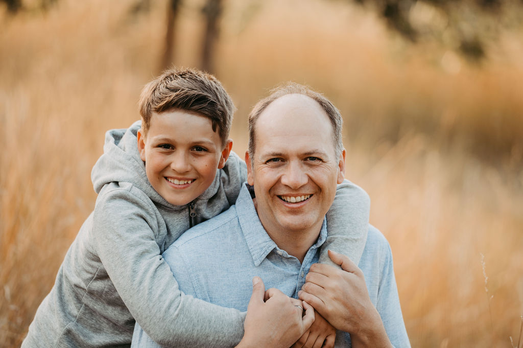 audele-fotografie-familie-auf-der-wiese (15)