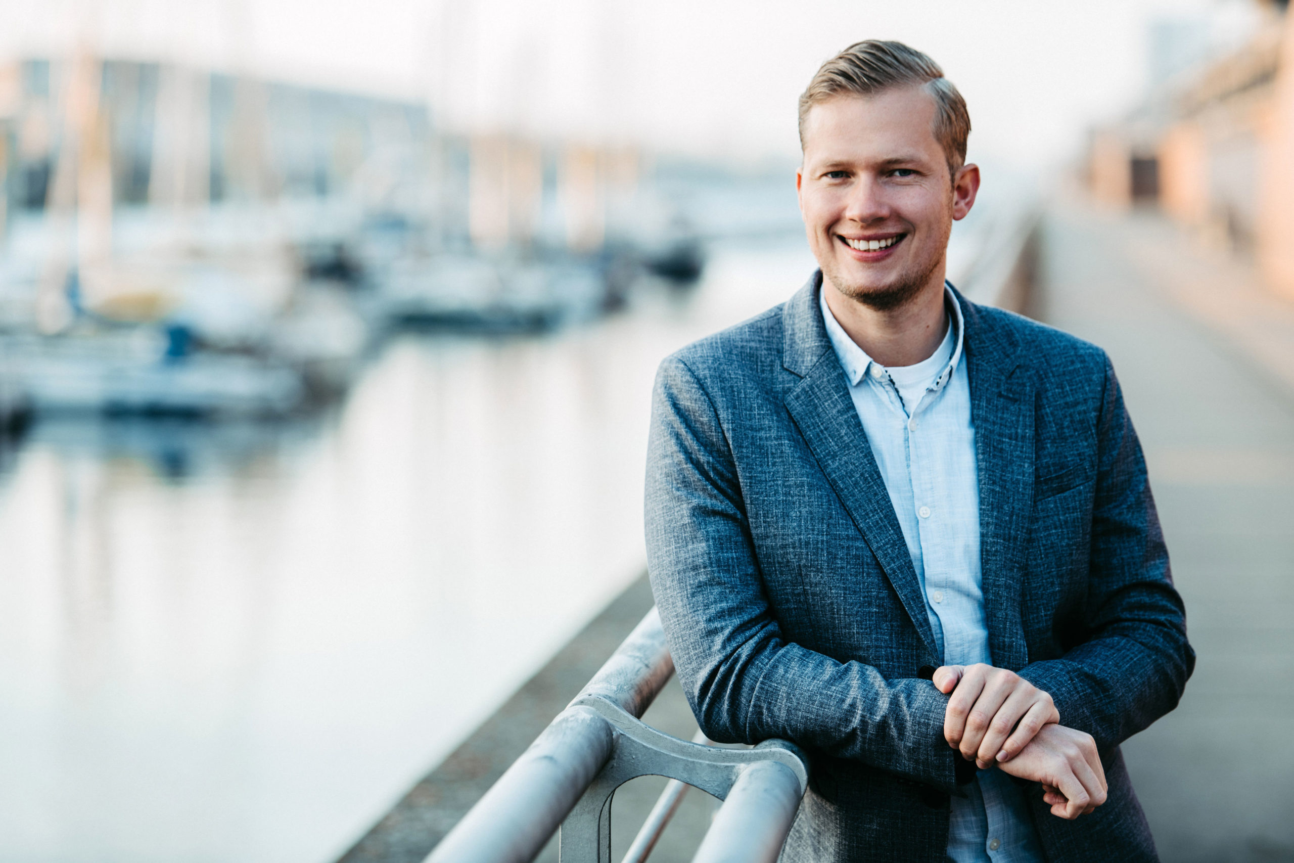 audele-fotografie-business -mann-draussen