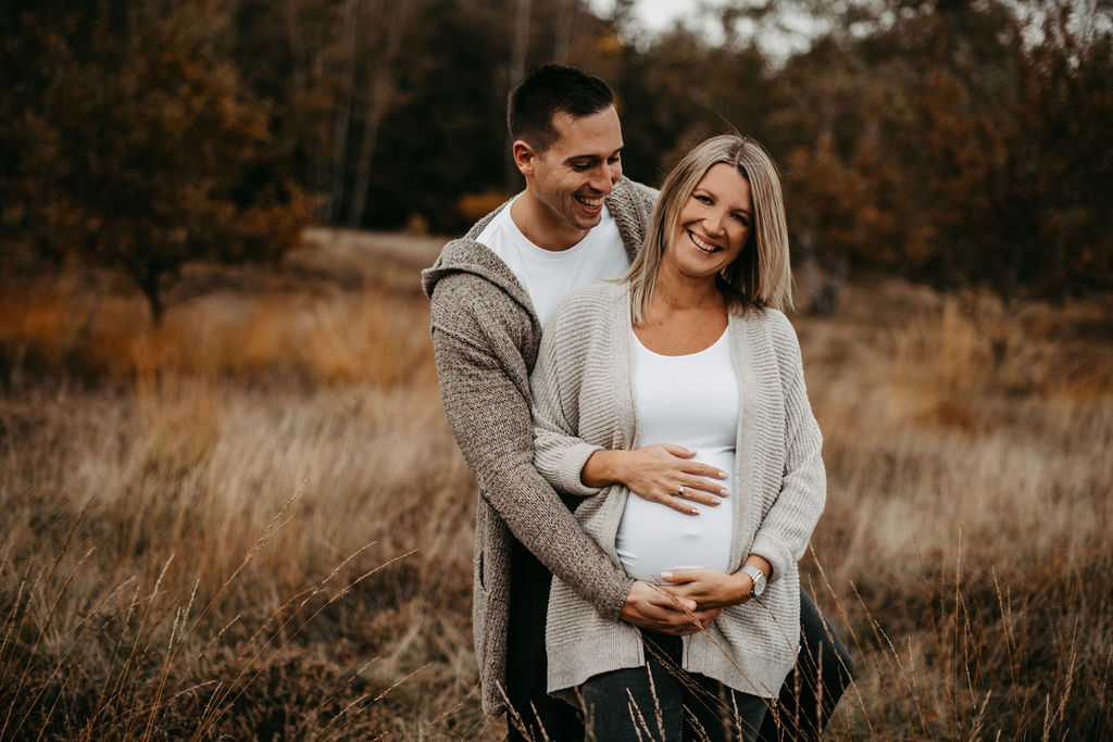 audele-fotografie-babybauch-herbstlich (1)