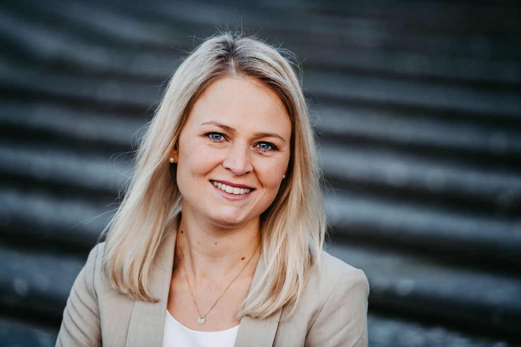 audele-fotografie-business-frau-draussen (1)