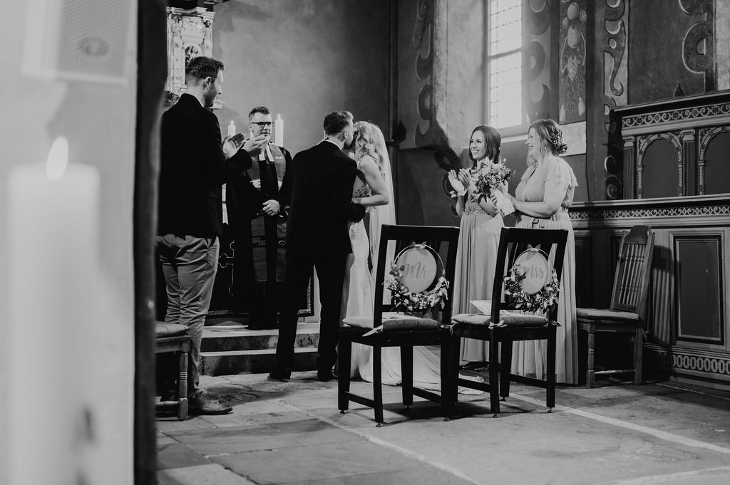 audele-fotografie-hochzeit-reportage-trauung-in-der-kirche (1)