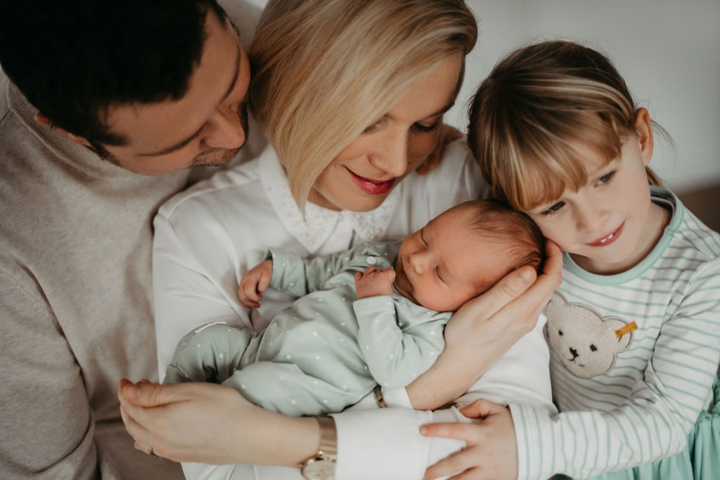 audele-fotografie-neugeborene-kleiner-bruder (6)